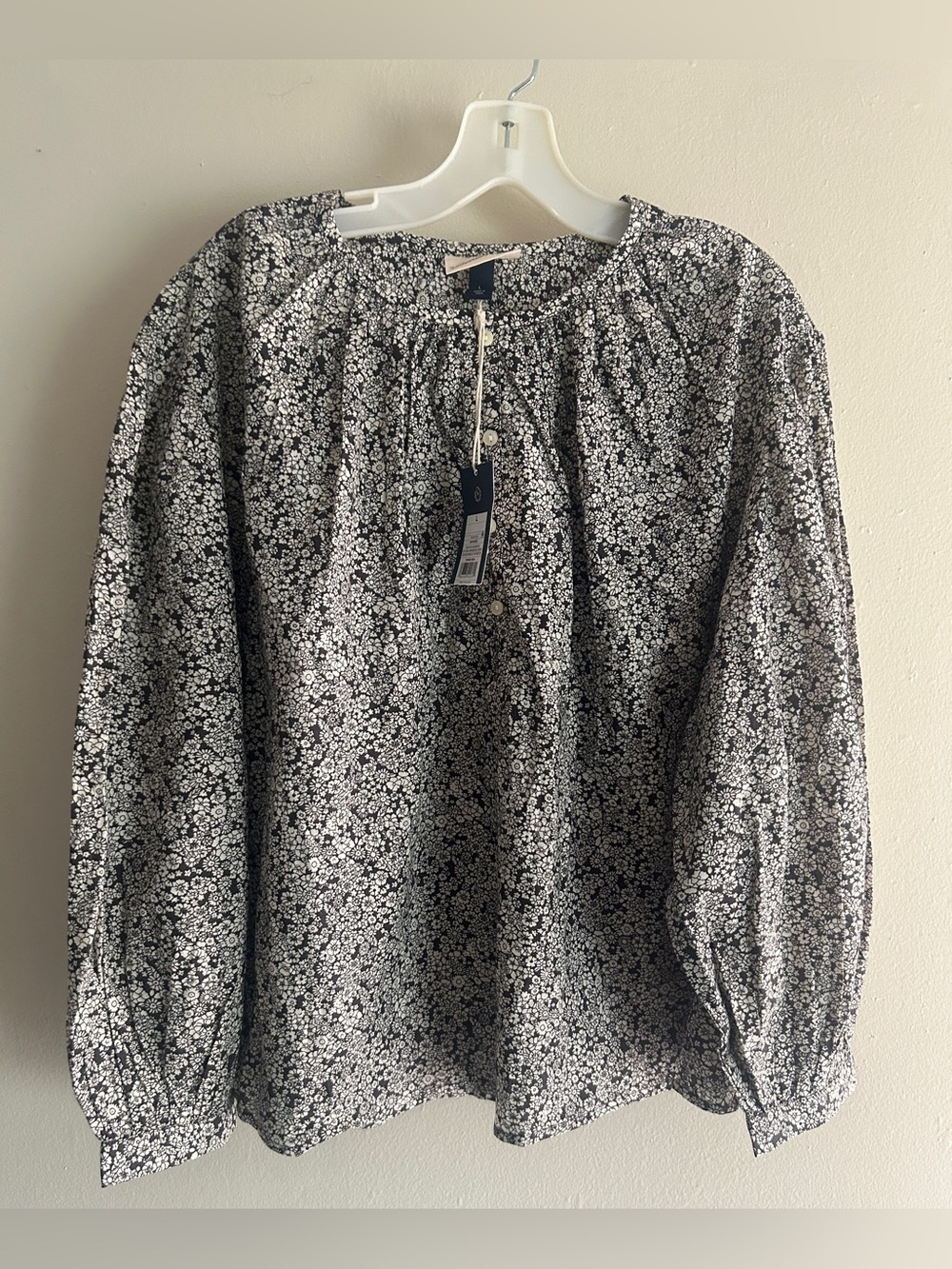 Women’s Floral Print Peasant Top size Large NWT